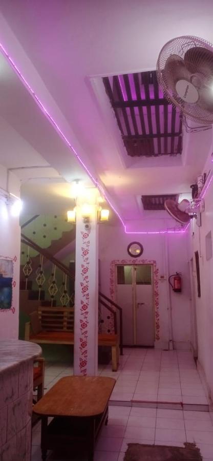 ホテル Om Rest House バラナシ エクステリア 写真